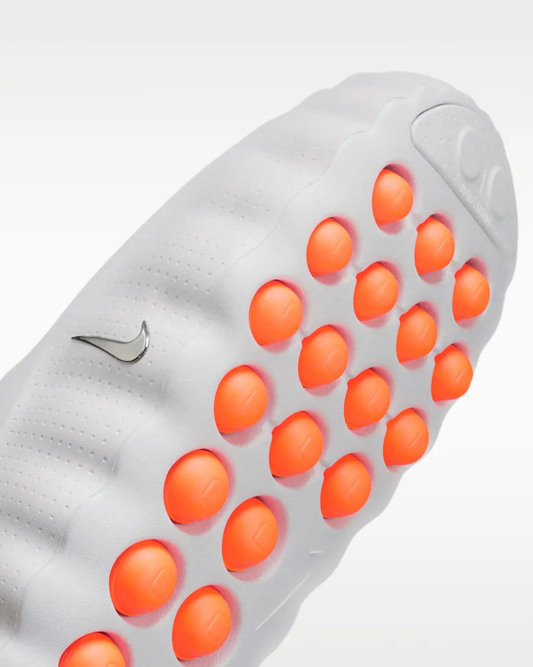 Nike Mind 001 Light Smoke Grey — vue trois quarts avant