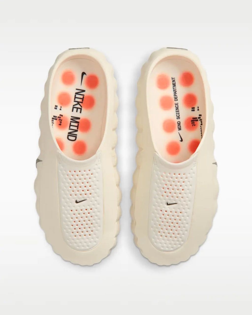 Nike Mind 001 Light Bone — vue trois quarts avant