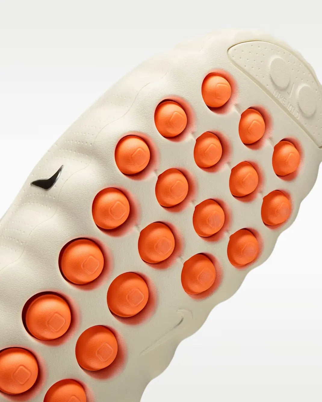Nike Mind 001 Light Bone — détail upper beige premium