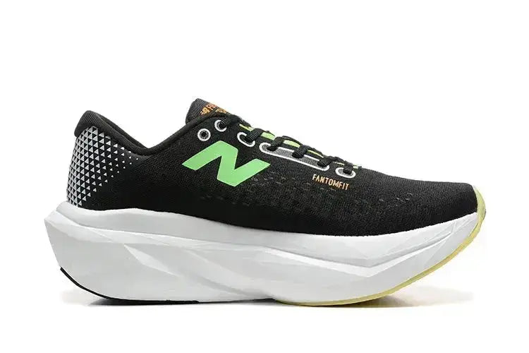 New Balance FuelCell V3 - Black and White New Balance
