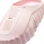 Nike Mind 001 Rose Perle — détail upper nacré premium