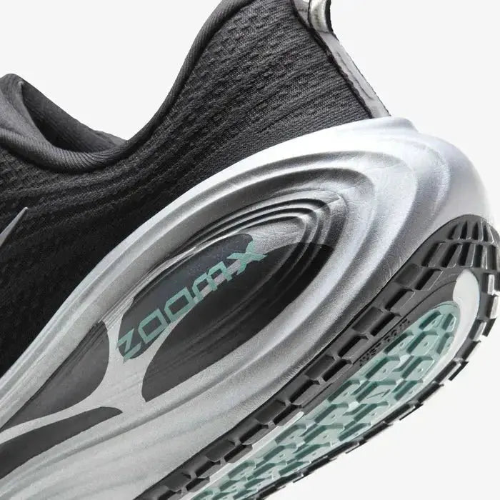 Nike Vomero Plus Anthracite Cannon White Silver Nike