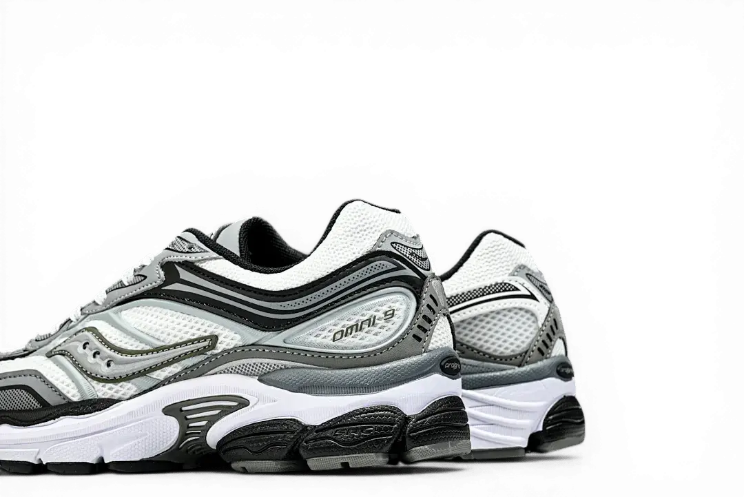 Saucony ProGrid Omni 9 Fabricated Future White Multi Saucony