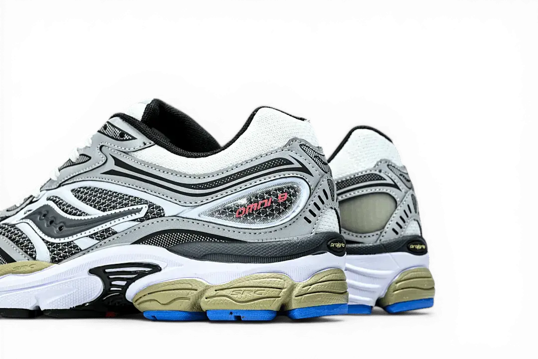 Saucony ProGrid Omni 9 Metallic Grey Silver Saucony